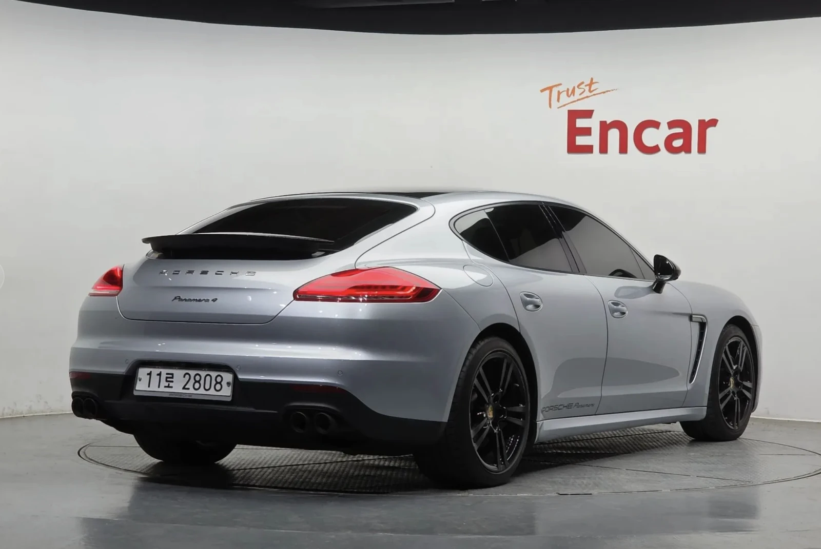 Porsche Panamera АВТОКРЕДИТ* ПОДГРЕВ* ОБДУХВАНЕ* 360* BOSE* ПАНОРАМ, снимка 2 - Автомобили и джипове - 54564963