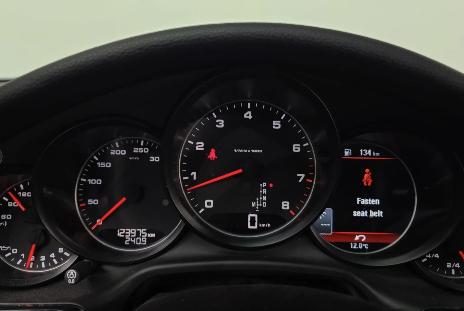Porsche Panamera АВТОКРЕДИТ* ПОДГРЕВ* ОБДУХВАНЕ* 360* BOSE* ПАНОРАМ, снимка 6 - Автомобили и джипове - 54564963