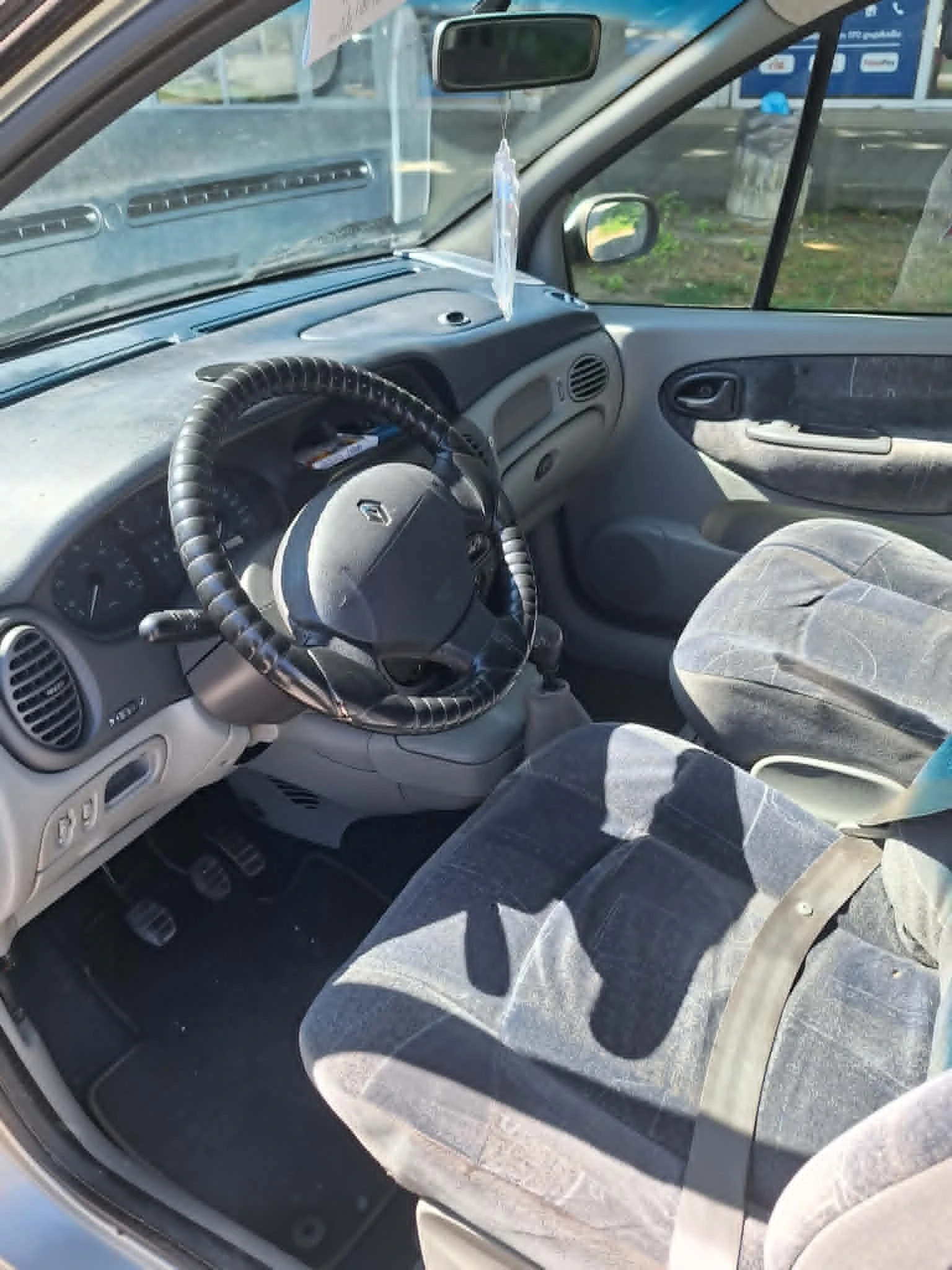 Renault Scenic не, снимка 10 - Автомобили и джипове - 54580164