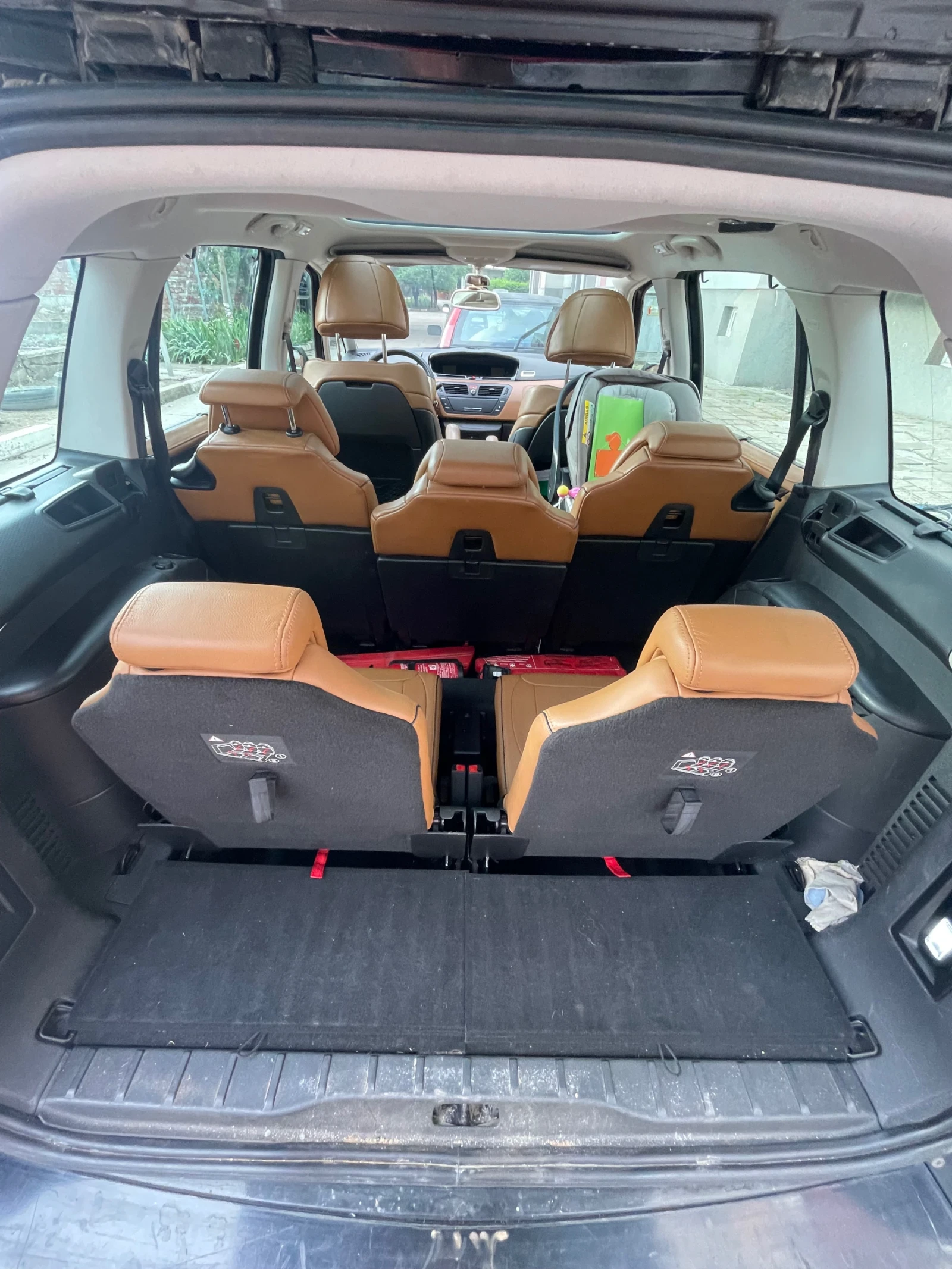 Citroen Grand C4 Picasso, снимка 10 - Автомобили и джипове - 54627072