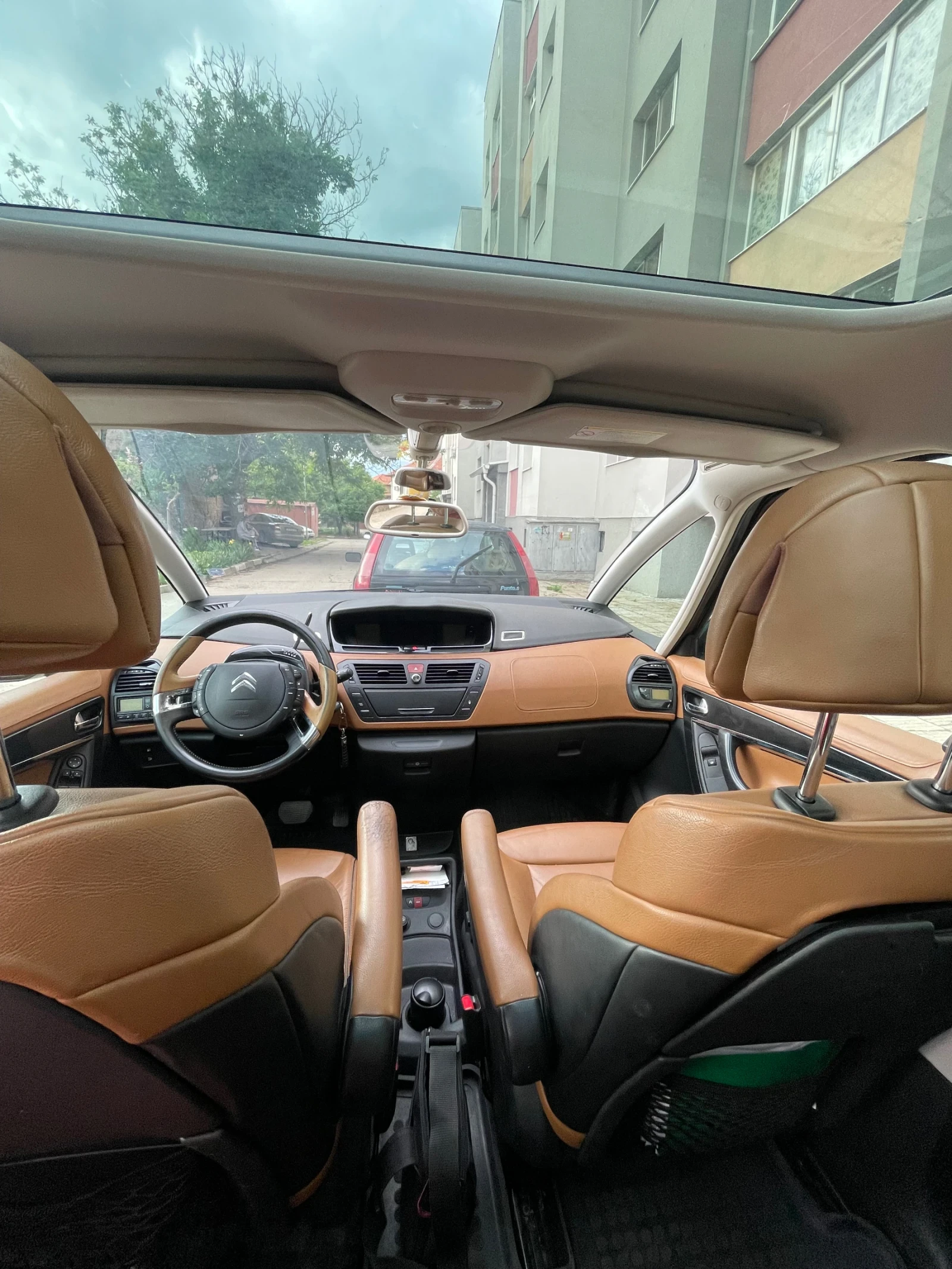 Citroen Grand C4 Picasso, снимка 11 - Автомобили и джипове - 54627072