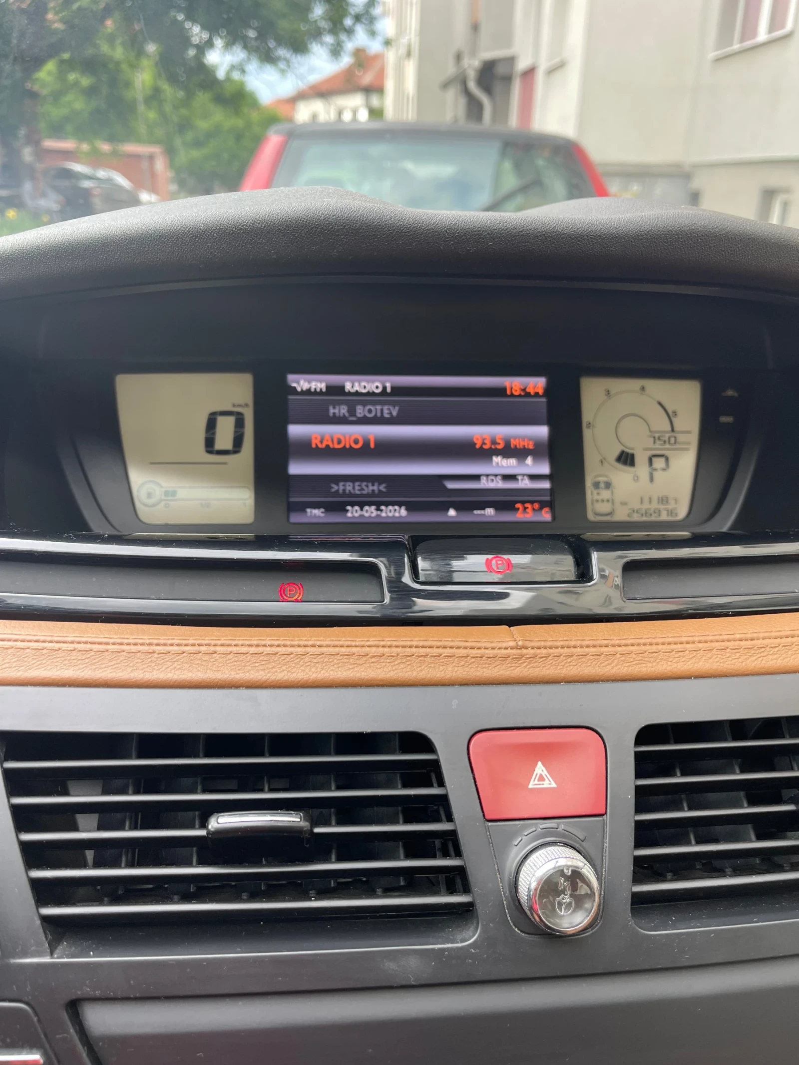 Citroen Grand C4 Picasso, снимка 12 - Автомобили и джипове - 54627072