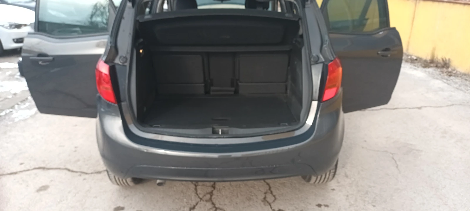 Opel Meriva 1.6cdti, снимка 15 - Автомобили и джипове - 54692358