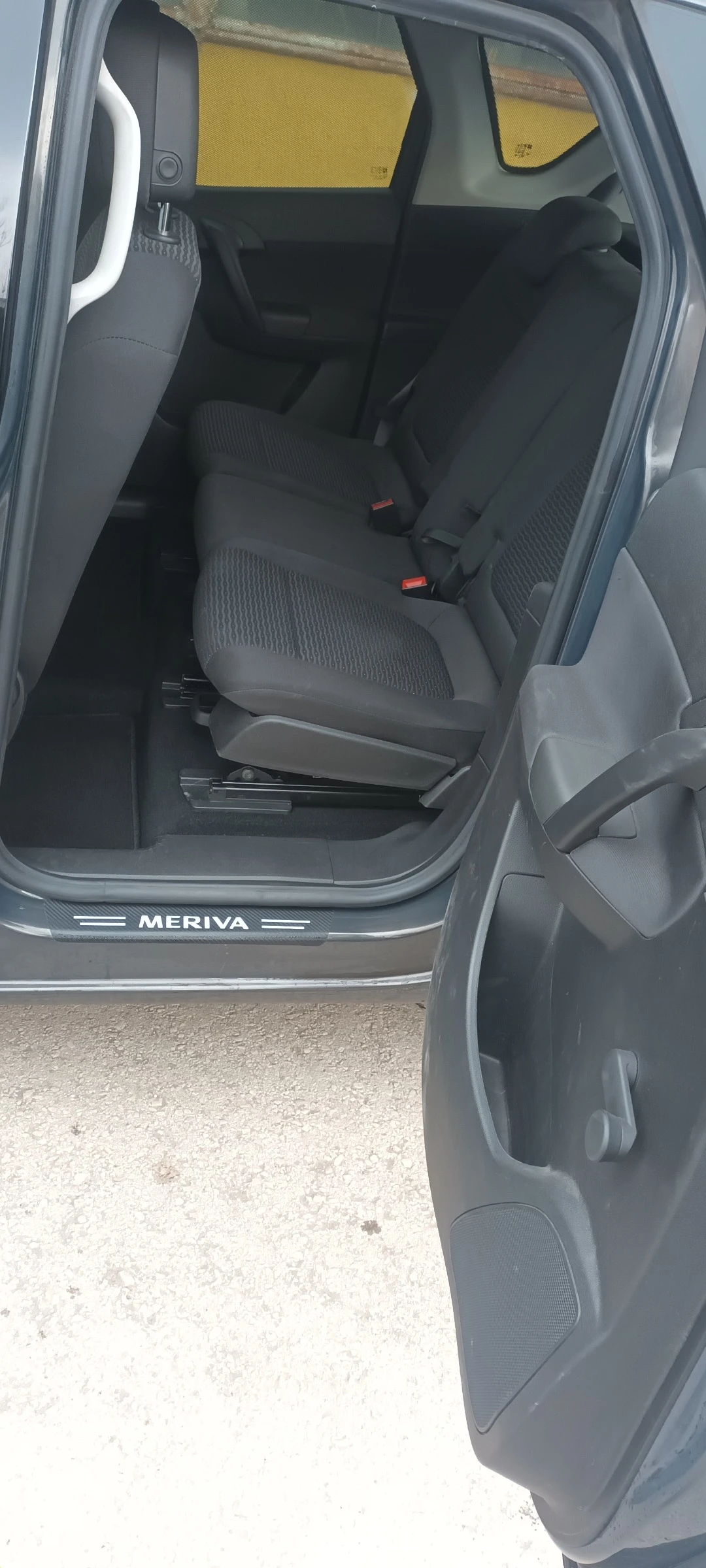 Opel Meriva 1.6cdti, снимка 9 - Автомобили и джипове - 54692358