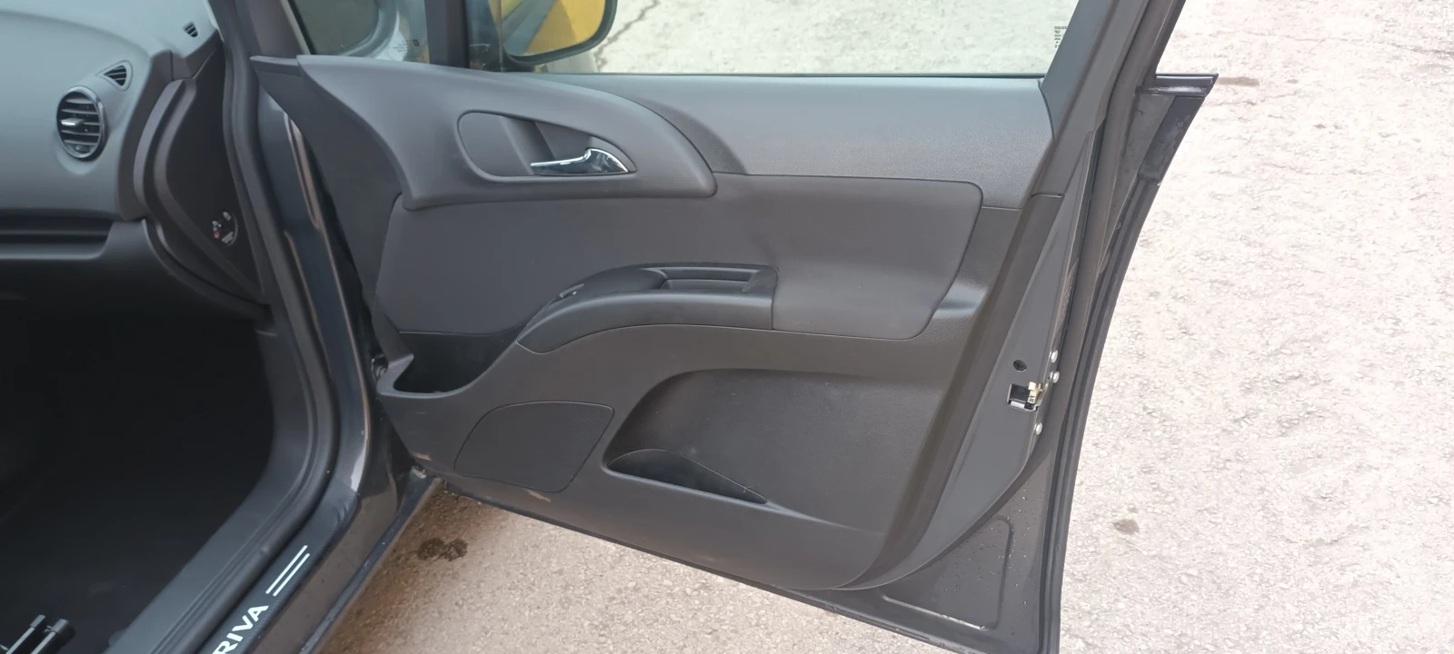 Opel Meriva 1.6cdti, снимка 12 - Автомобили и джипове - 54692358