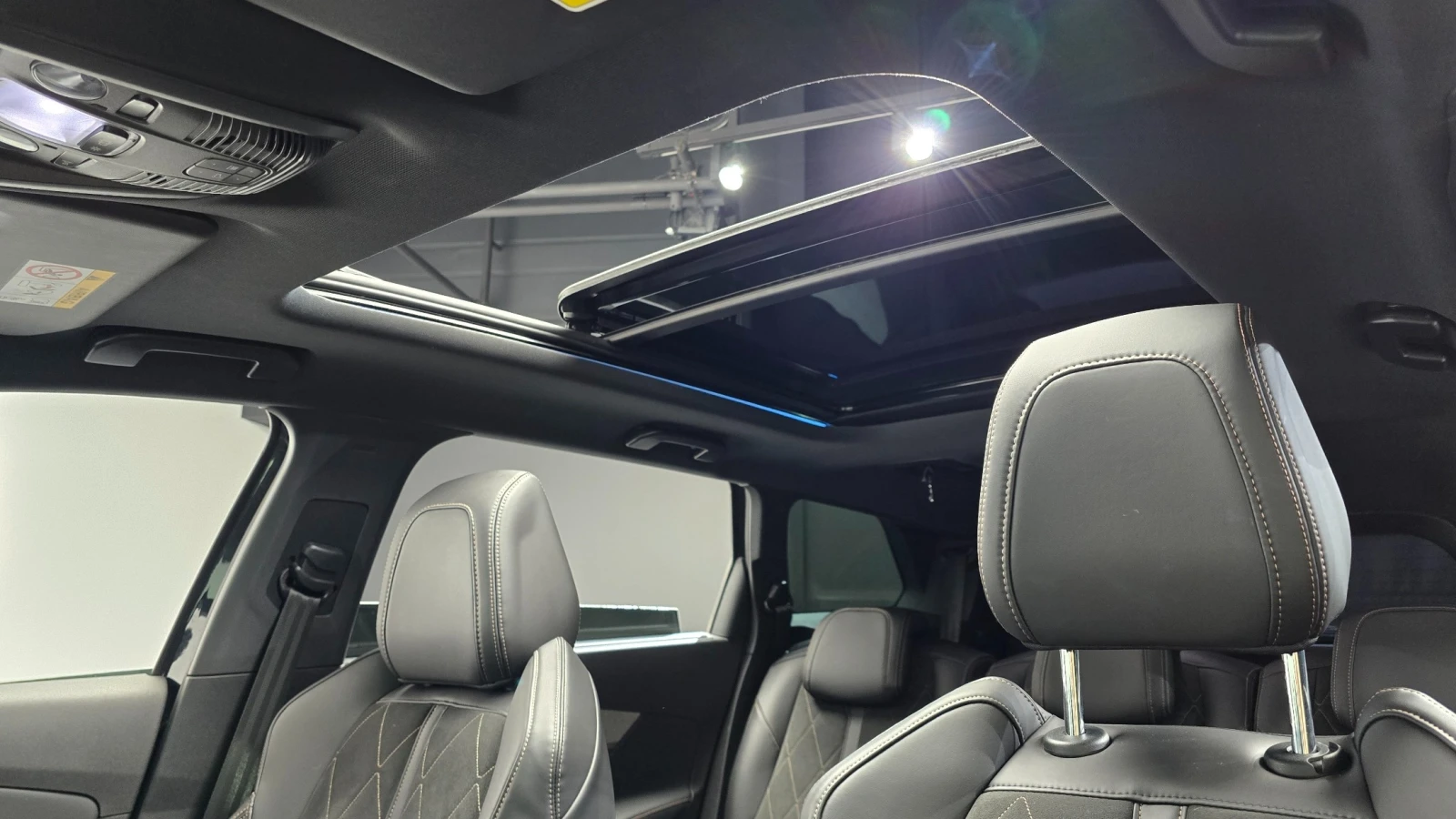 Peugeot 5008 2.0 BlueHDi GT | MEMORY | PANORAMA | LED, снимка 11 - Автомобили и джипове - 54712954