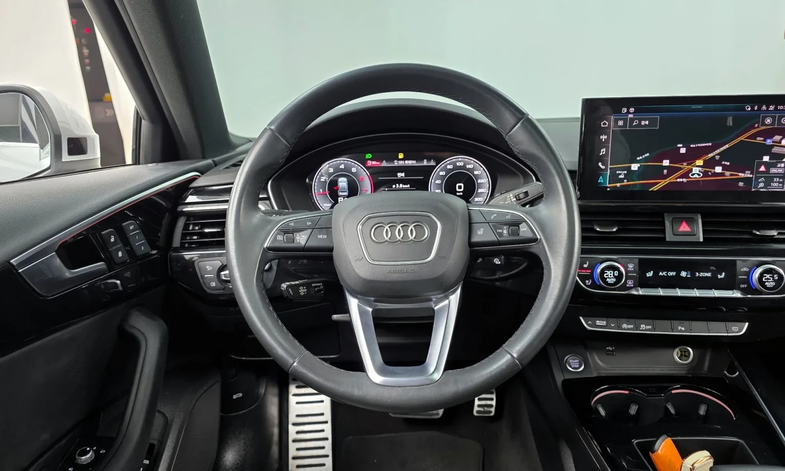 Audi A4 40 TFSI Premium, снимка 8 - Автомобили и джипове - 54747209