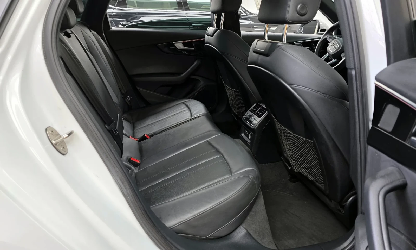 Audi A4 40 TFSI Premium, снимка 15 - Автомобили и джипове - 54747209
