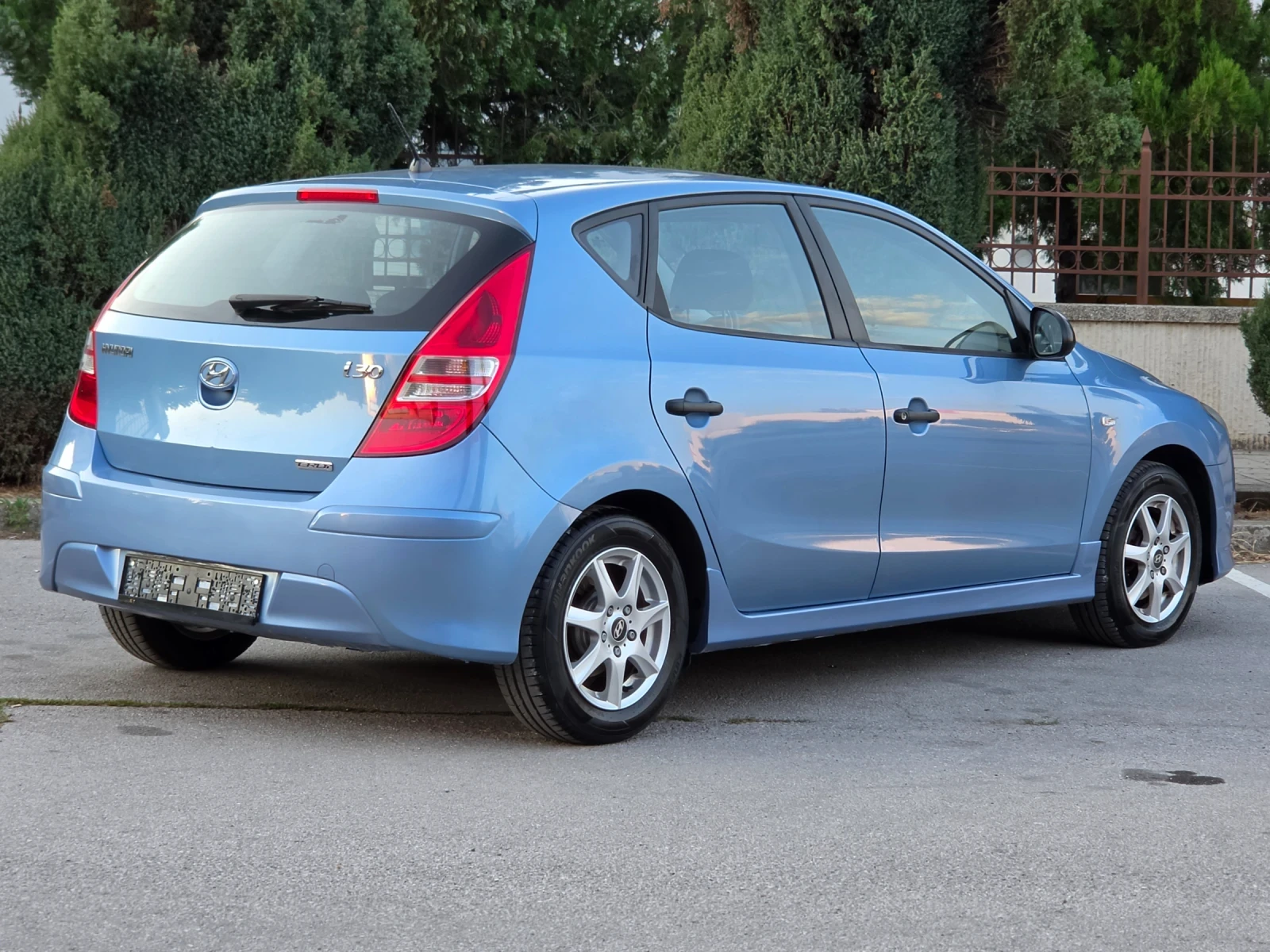 Hyundai I30 1.6CRDI 90hp * КЛИМАТИК * EURO 5 * ЛИЗИНГ * , снимка 17 - Автомобили и джипове - 55564916