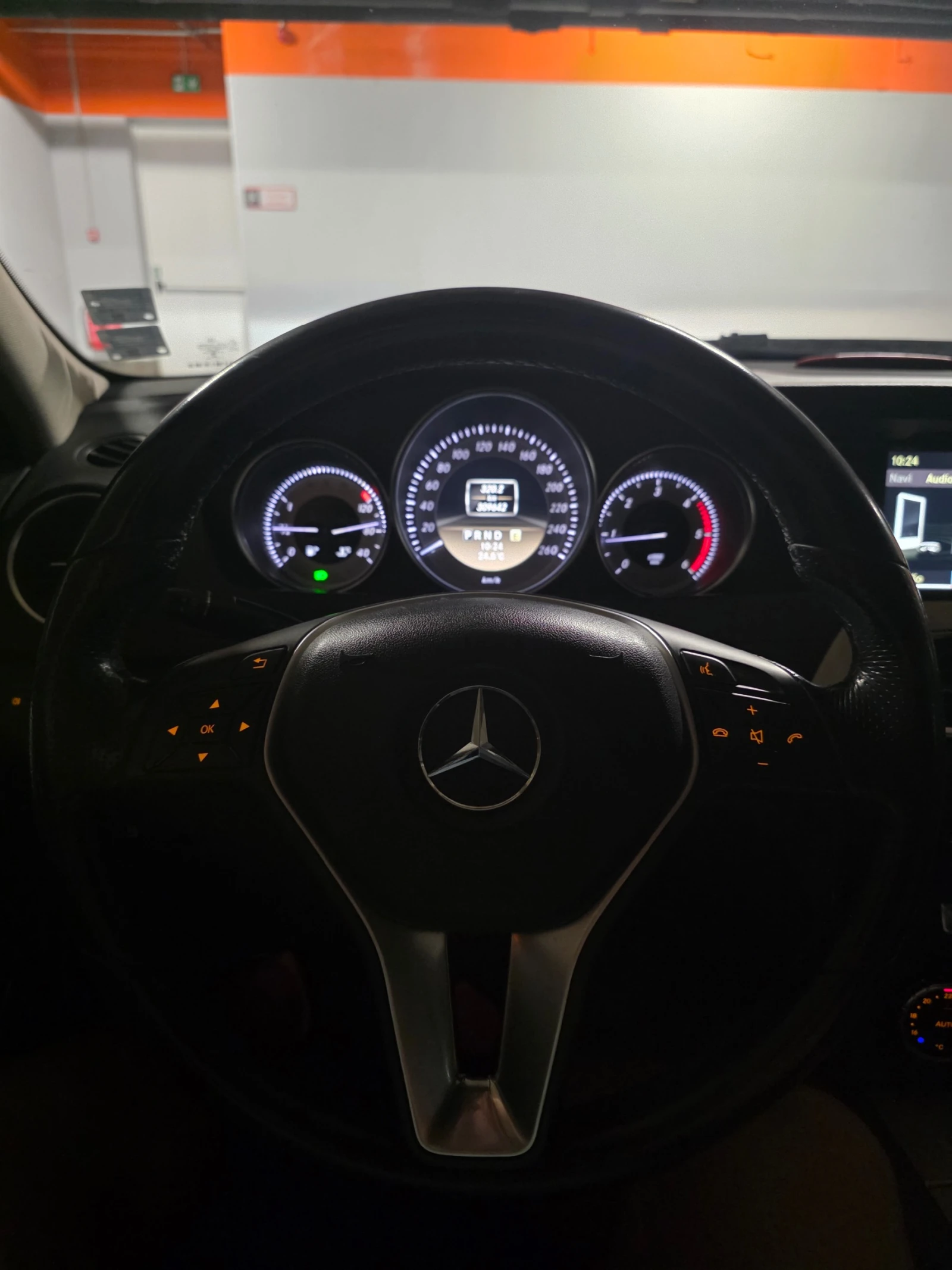Mercedes-Benz C 220, снимка 14 - Автомобили и джипове - 55691792