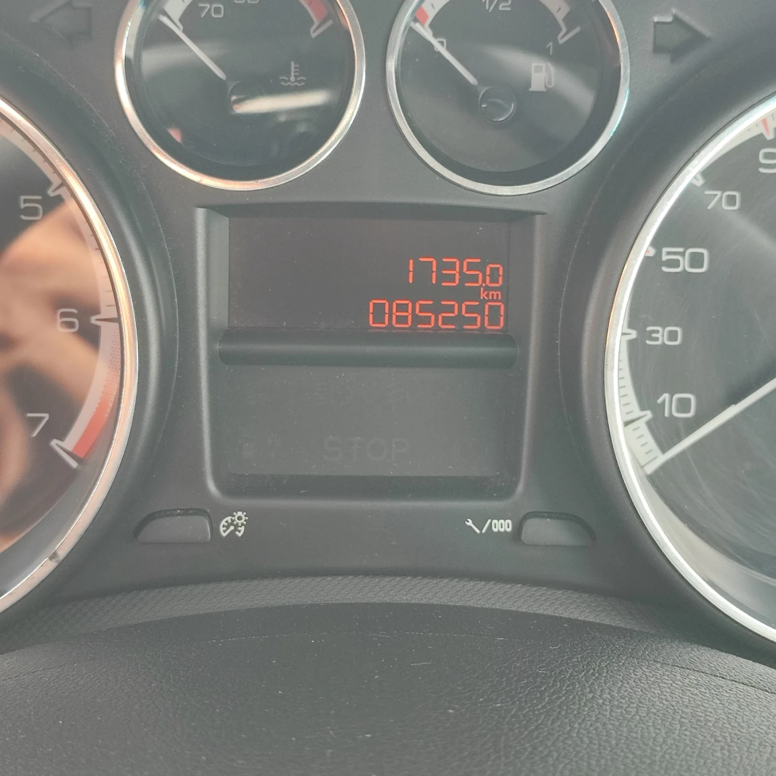 Peugeot 308 1.4i* FACELIFT* 85 хил.км* , снимка 16 - Автомобили и джипове - 55769934