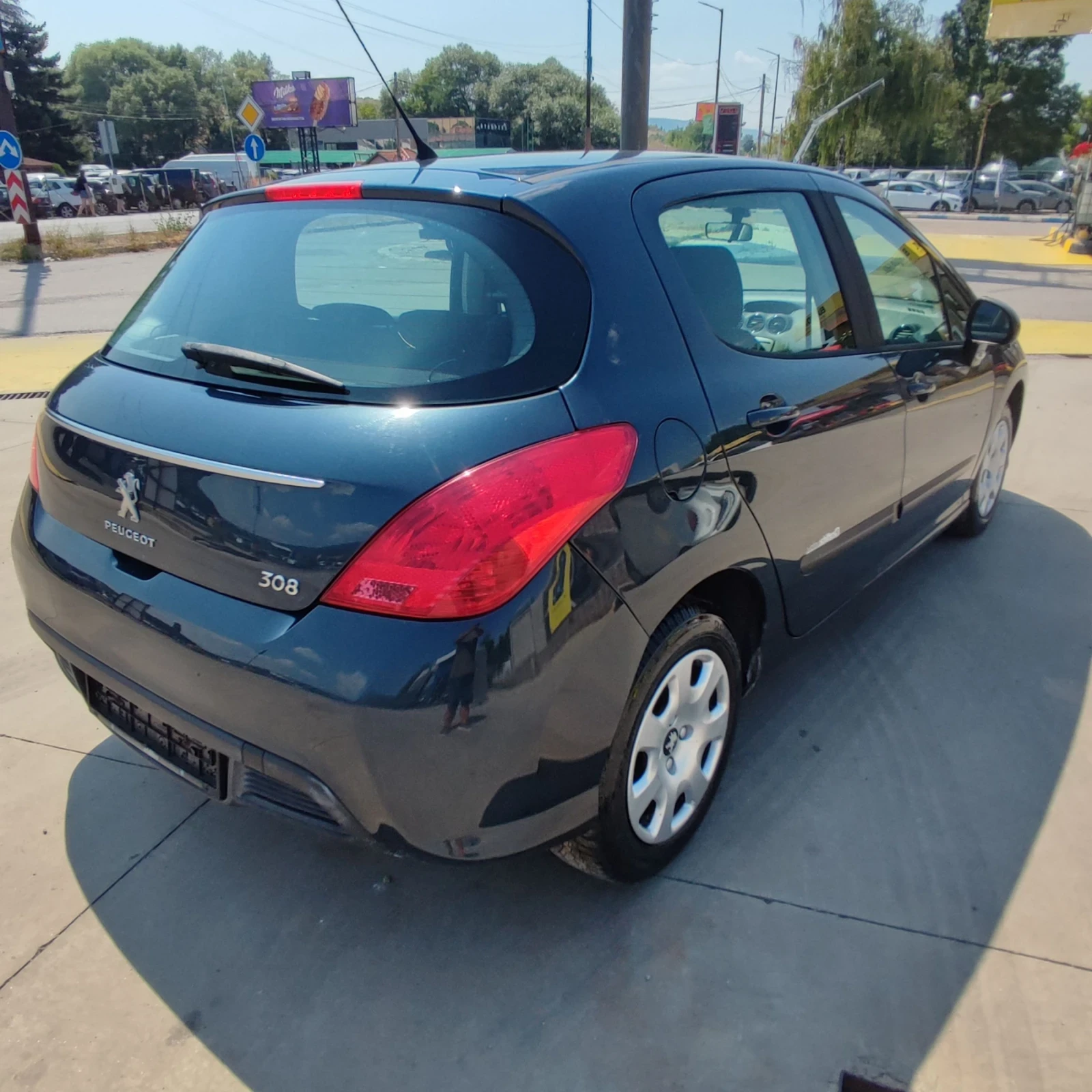 Peugeot 308 1.4i* FACELIFT* 85 хил.км* , снимка 5 - Автомобили и джипове - 55769934