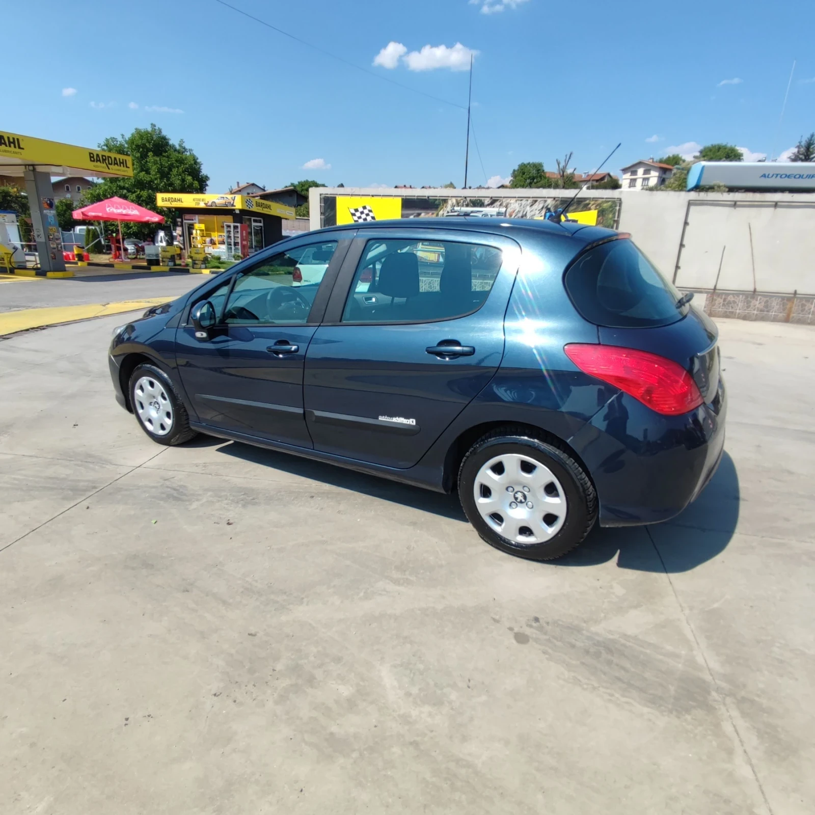 Peugeot 308 1.4i* FACELIFT* 85 хил.км* , снимка 8 - Автомобили и джипове - 55769934