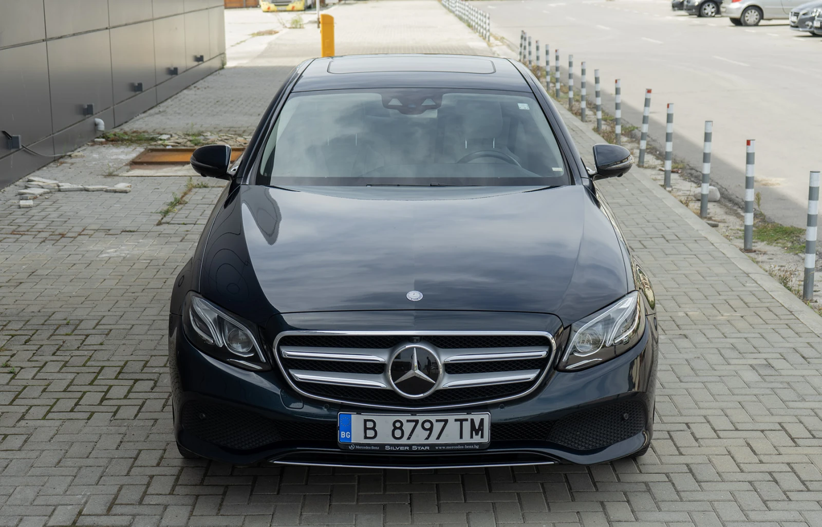 Mercedes-Benz E 400 4Matic/ Multibeam/ 360 / Distronic/ Digital Cockpi, снимка 3 - Автомобили и джипове - 55890070