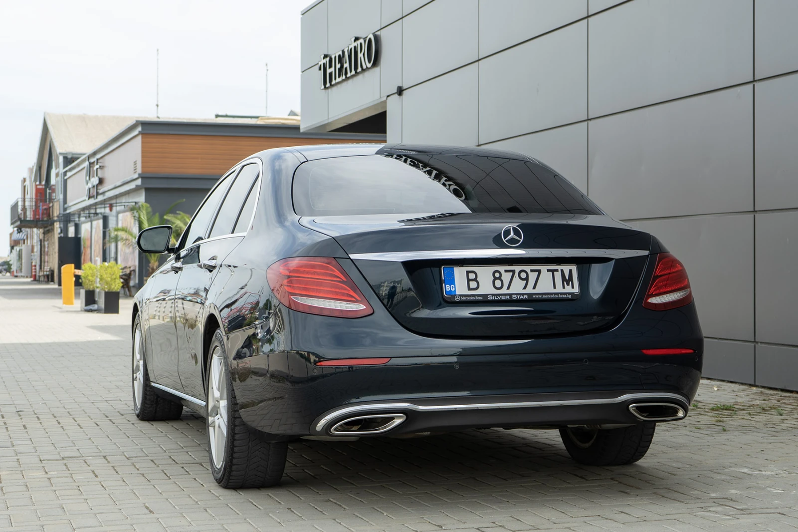Mercedes-Benz E 400 4Matic/ Multibeam/ 360 / Distronic/ Digital Cockpi, снимка 5 - Автомобили и джипове - 55890070