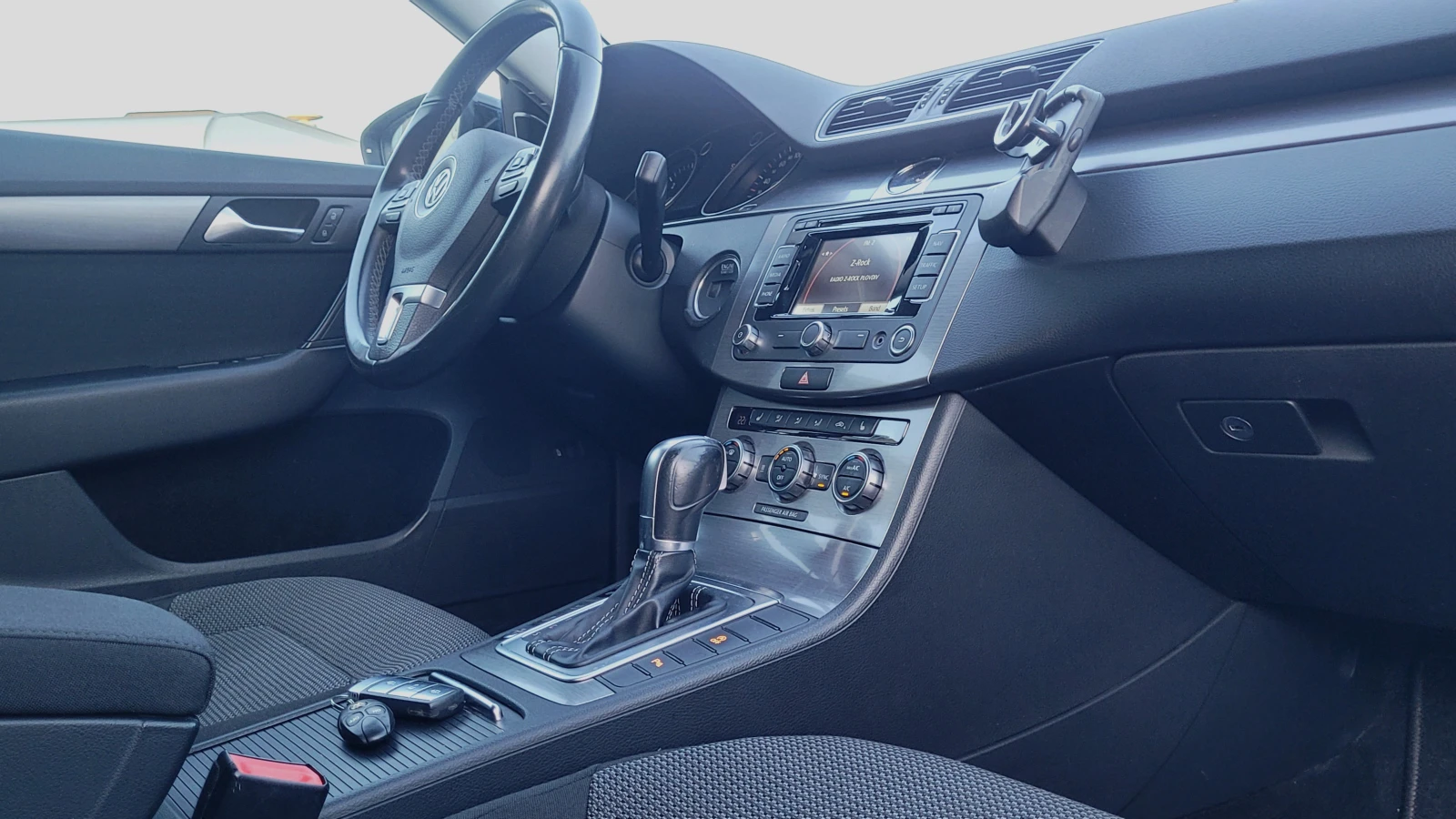 VW Passat 213хкм-Dynaudio-Webasto-Germany-Пълна история, снимка 12 - Автомобили и джипове - 55994536