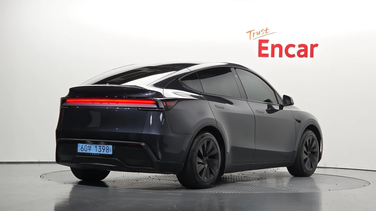Tesla Model Y LONG RANGE * PERFORMANCE PKG* FULL MAX, снимка 2 - Автомобили и джипове - 56614931