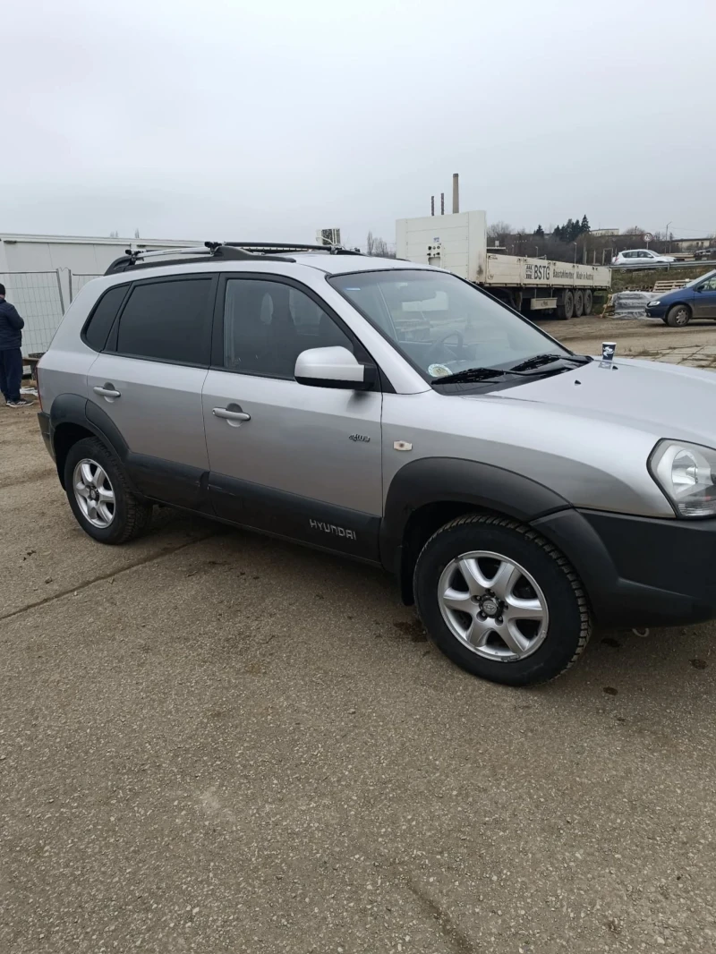 Hyundai Tucson 2.0, снимка 2 - Автомобили и джипове - 51529811
