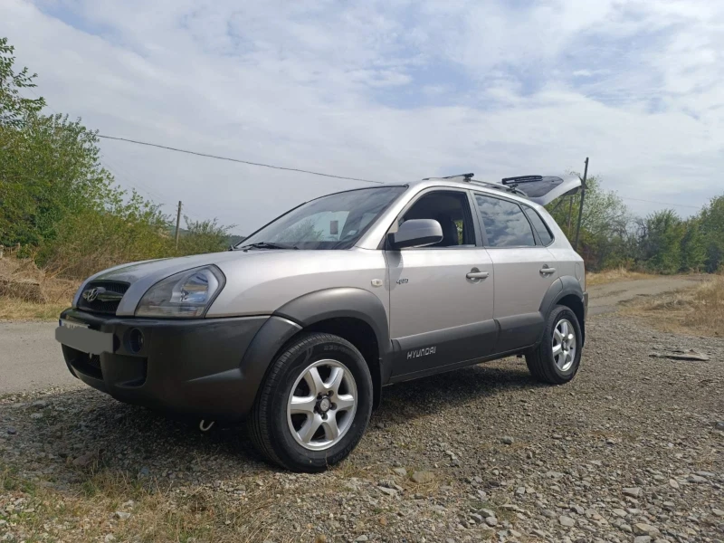 Hyundai Tucson 2.0, снимка 1 - Автомобили и джипове - 47208730