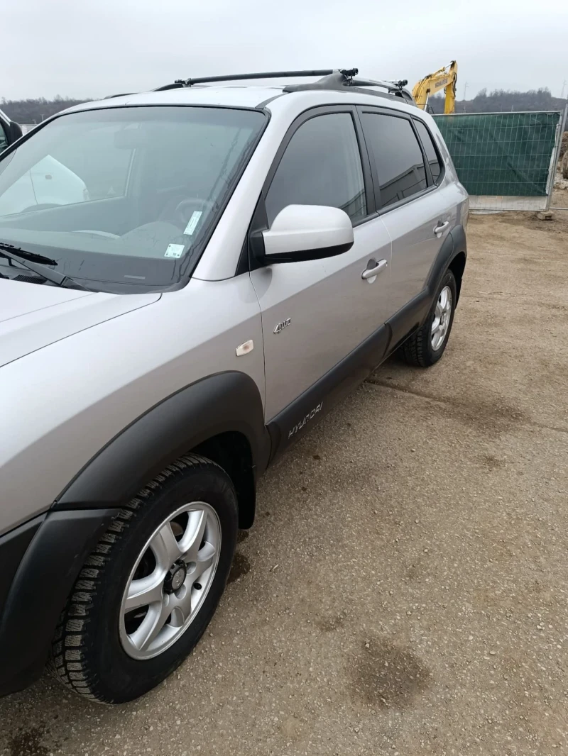 Hyundai Tucson 2.0, снимка 5 - Автомобили и джипове - 51529811