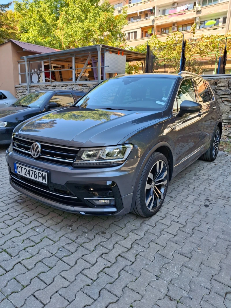 VW Tiguan 2.0TDI R Line, снимка 1 - Автомобили и джипове - 47364042