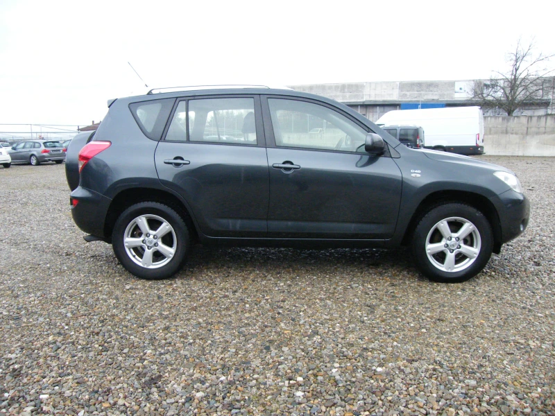 Toyota Rav4 2.2D-4D 4x4 136кс, снимка 3 - Автомобили и джипове - 53003896