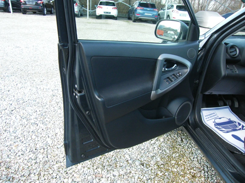 Toyota Rav4 2.2D-4D 4x4 136кс, снимка 7 - Автомобили и джипове - 53003896
