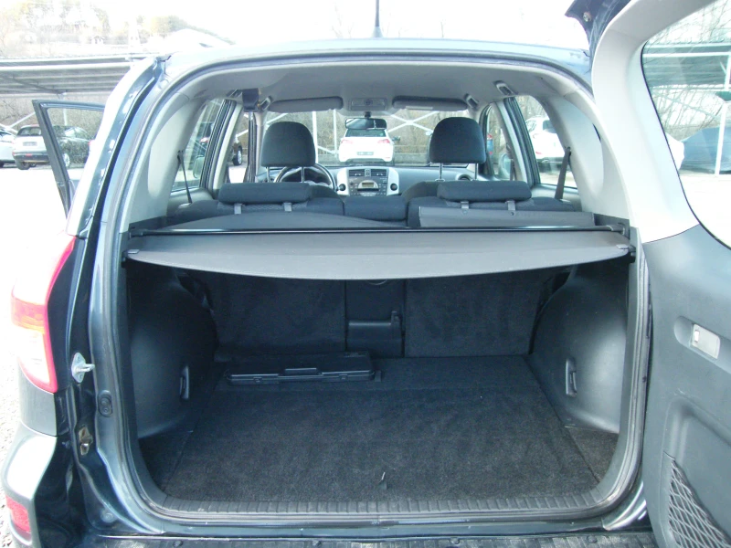 Toyota Rav4 2.2D-4D 4x4 136кс, снимка 13 - Автомобили и джипове - 53003896