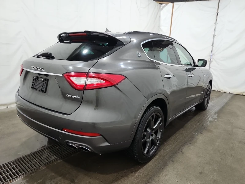 Maserati Levante 3.0L GRANSPORT| 4X4| PANORAMA| 2 КЛЮЧА| CARFAX, снимка 3 - Автомобили и джипове - 53371350