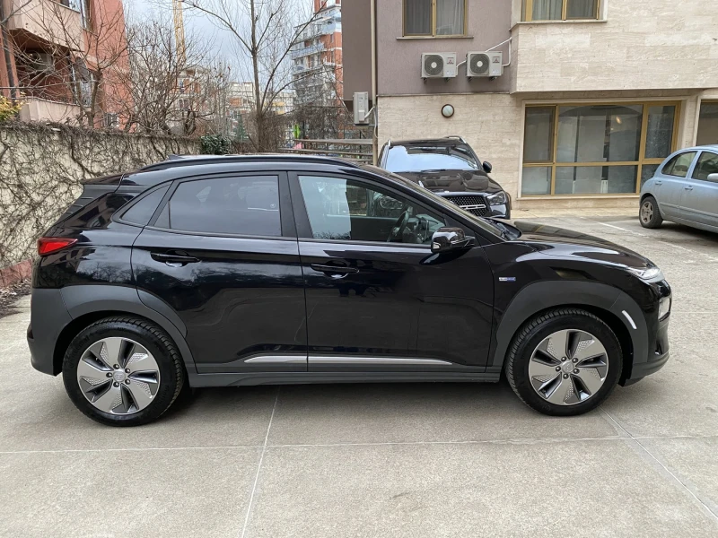 Hyundai Kona 64KWh/ Premium Sky/ SOH100% , снимка 4 - Автомобили и джипове - 53418679