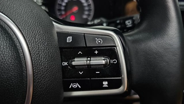 Kia Sorento * ДИСТРОНИК * ОБДУХВАНЕ * ПАНОРАМА * , снимка 6 - Автомобили и джипове - 55409366