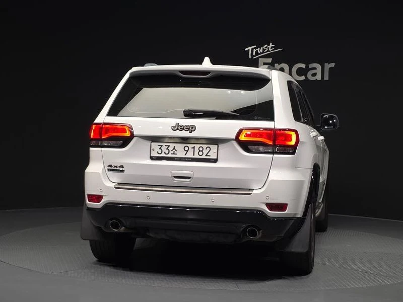 Jeep Cherokee 3.0 Diesel 75th Special Edition| 240к.с.| ВКЛ.ТЕХН, снимка 4 - Автомобили и джипове - 55644231