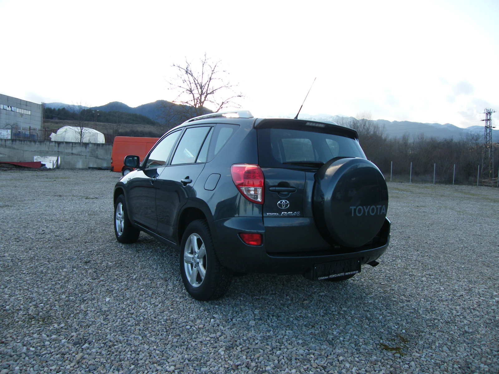 Toyota Rav4 2.2D-4D 4x4 136кс - изображение 5