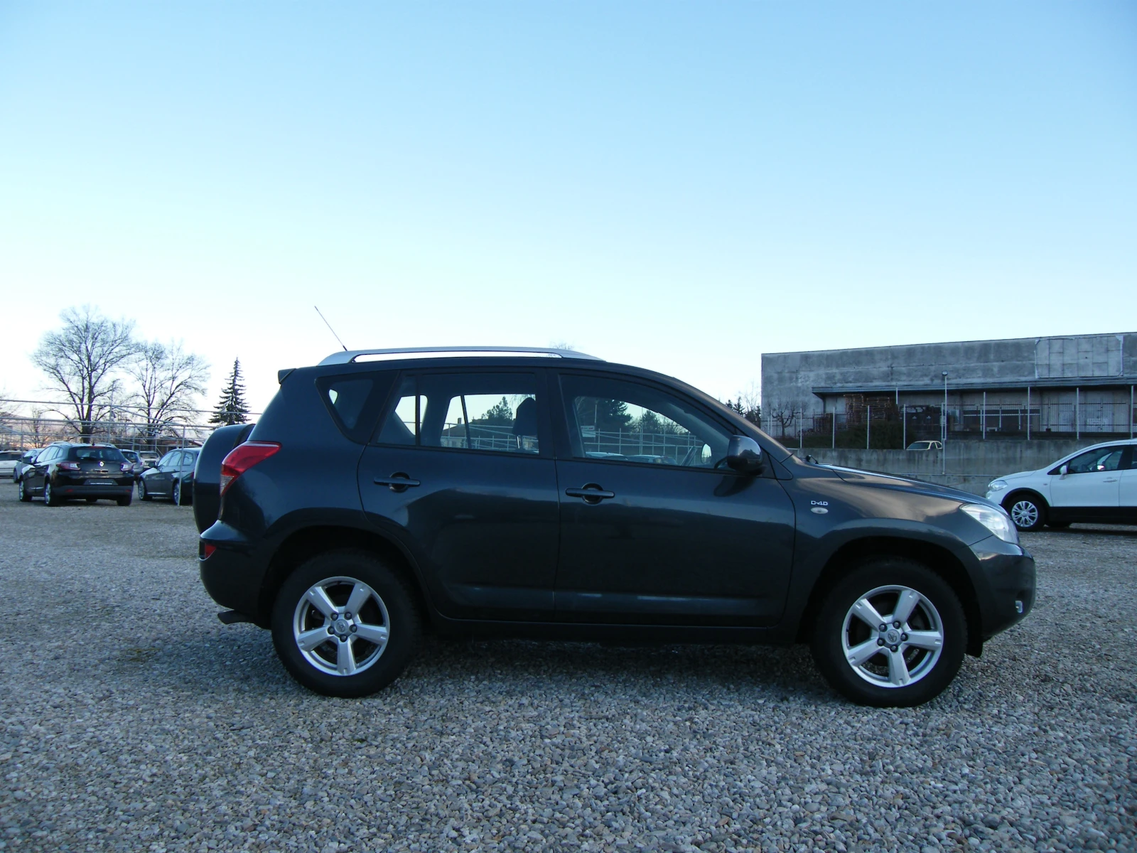 Toyota Rav4 2.2D-4D 4x4 136кс - изображение 3