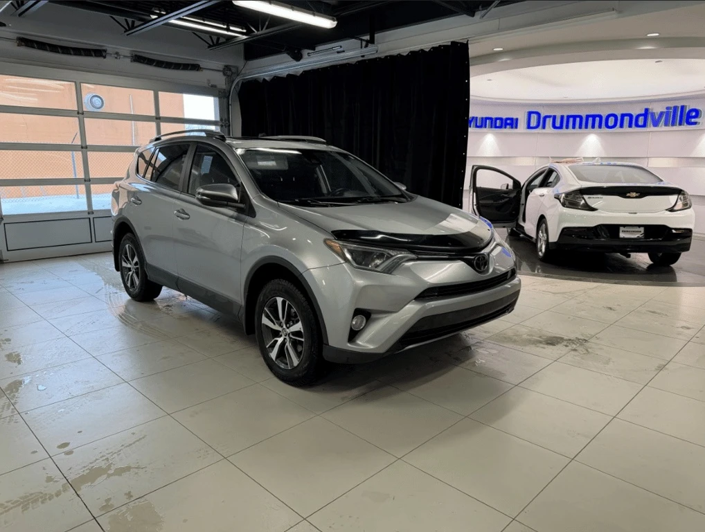 Toyota Rav4 2018 * XLE * CARFAX * ОТ ПРЕДСТАВИТЕЛСТВО - изображение 3