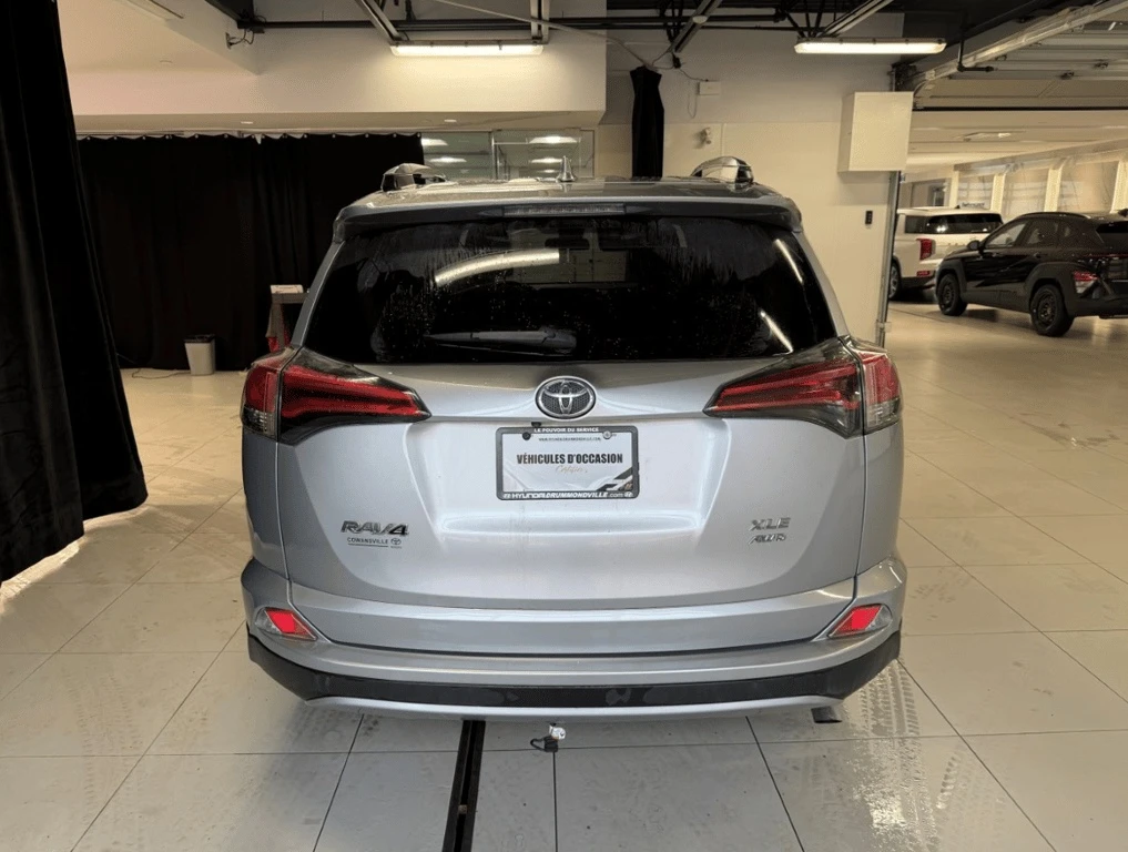 Toyota Rav4 2018 * XLE * CARFAX * ОТ ПРЕДСТАВИТЕЛСТВО - изображение 7