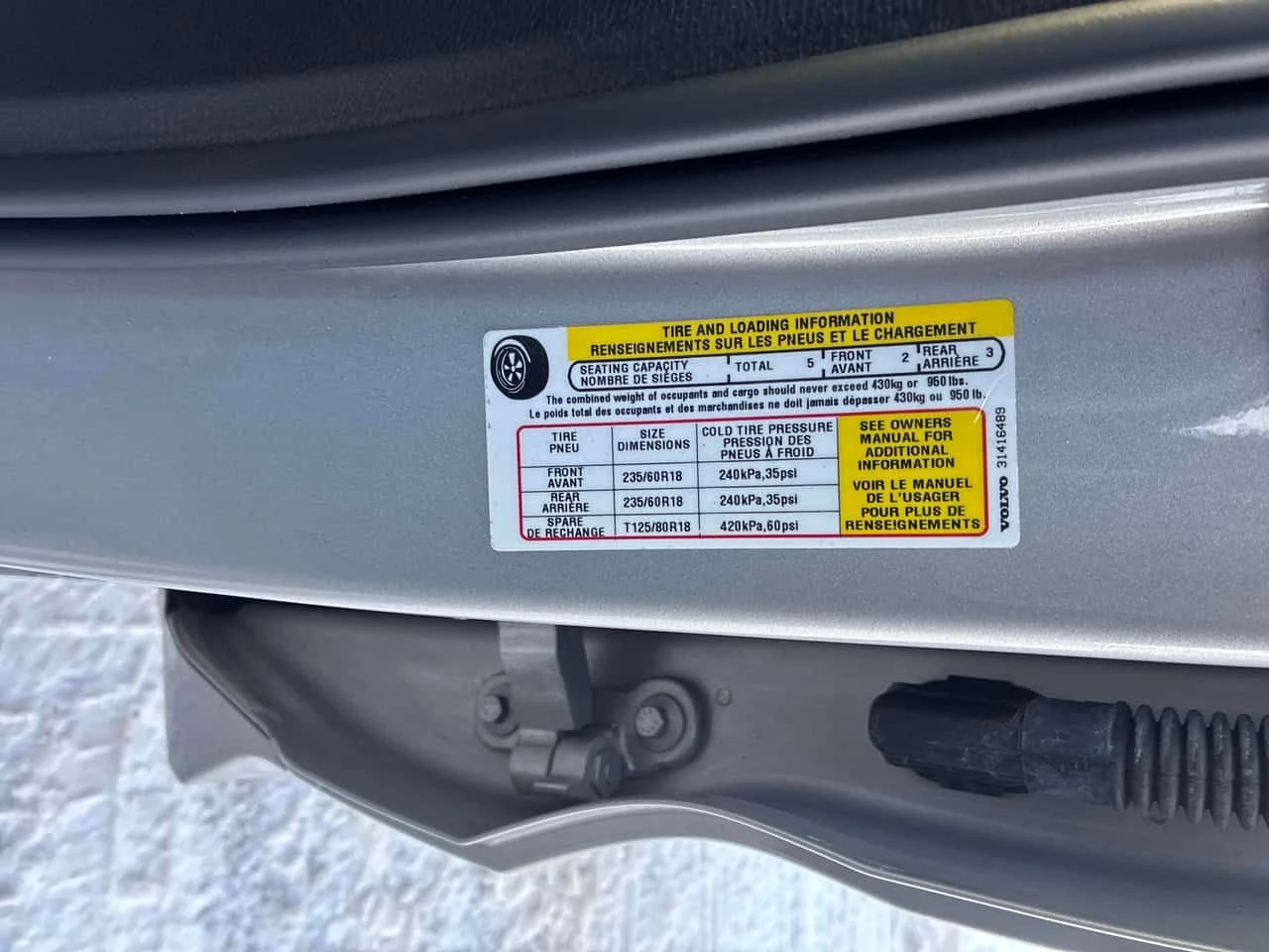 Volvo XC60 MOMENTUM | ПАНО | KEYLESS | 360 | CARFAX, снимка 12 - Автомобили и джипове - 53721330