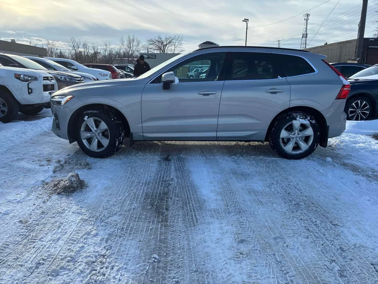 Volvo XC60 MOMENTUM | ПАНО | KEYLESS | 360 | CARFAX - изображение 5