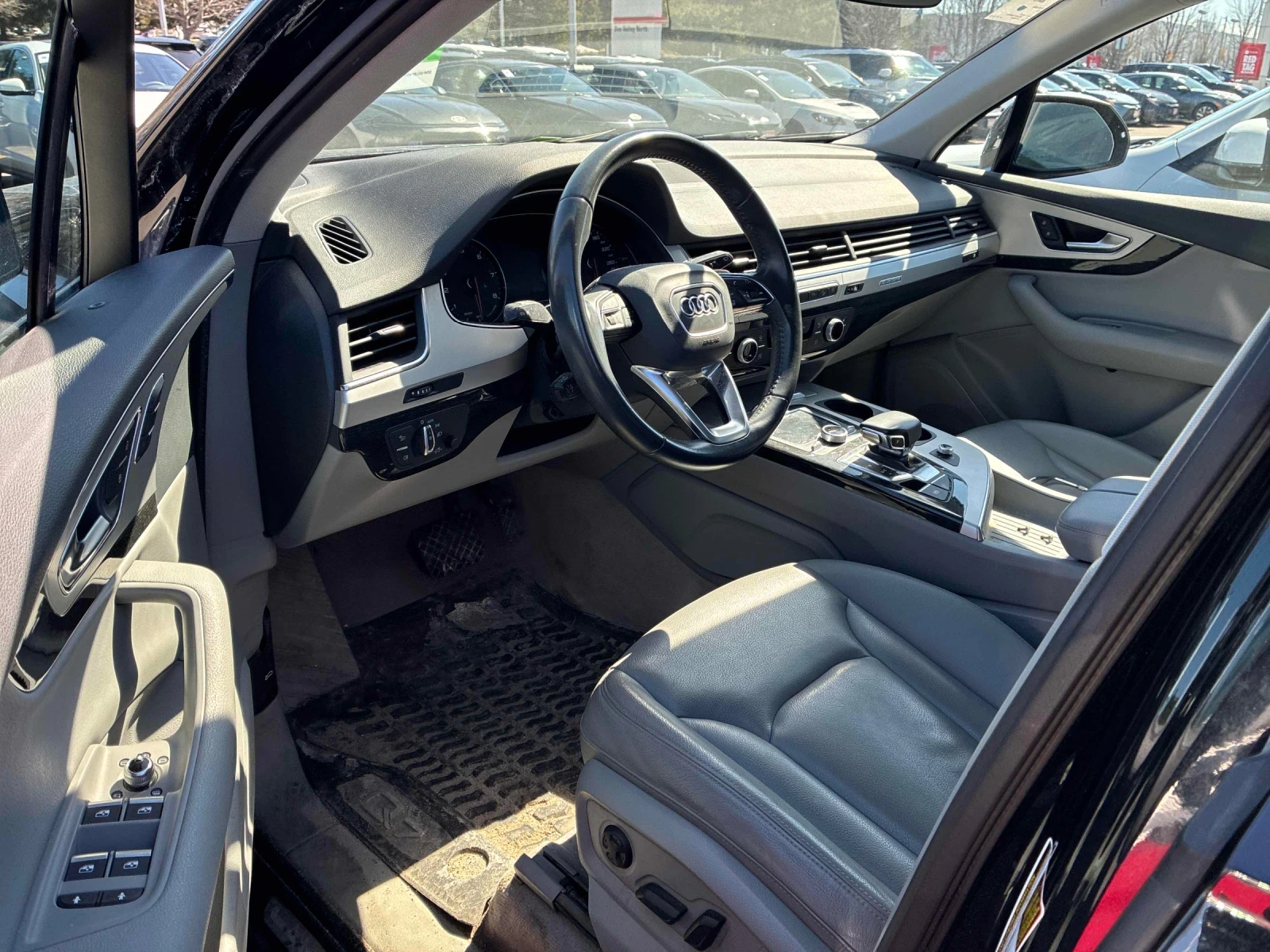 Audi Q7 KOMFORT * CAR FAX * АВТО КРЕДИТ * КЛИП НА МОТОР, снимка 6 - Автомобили и джипове - 54056544