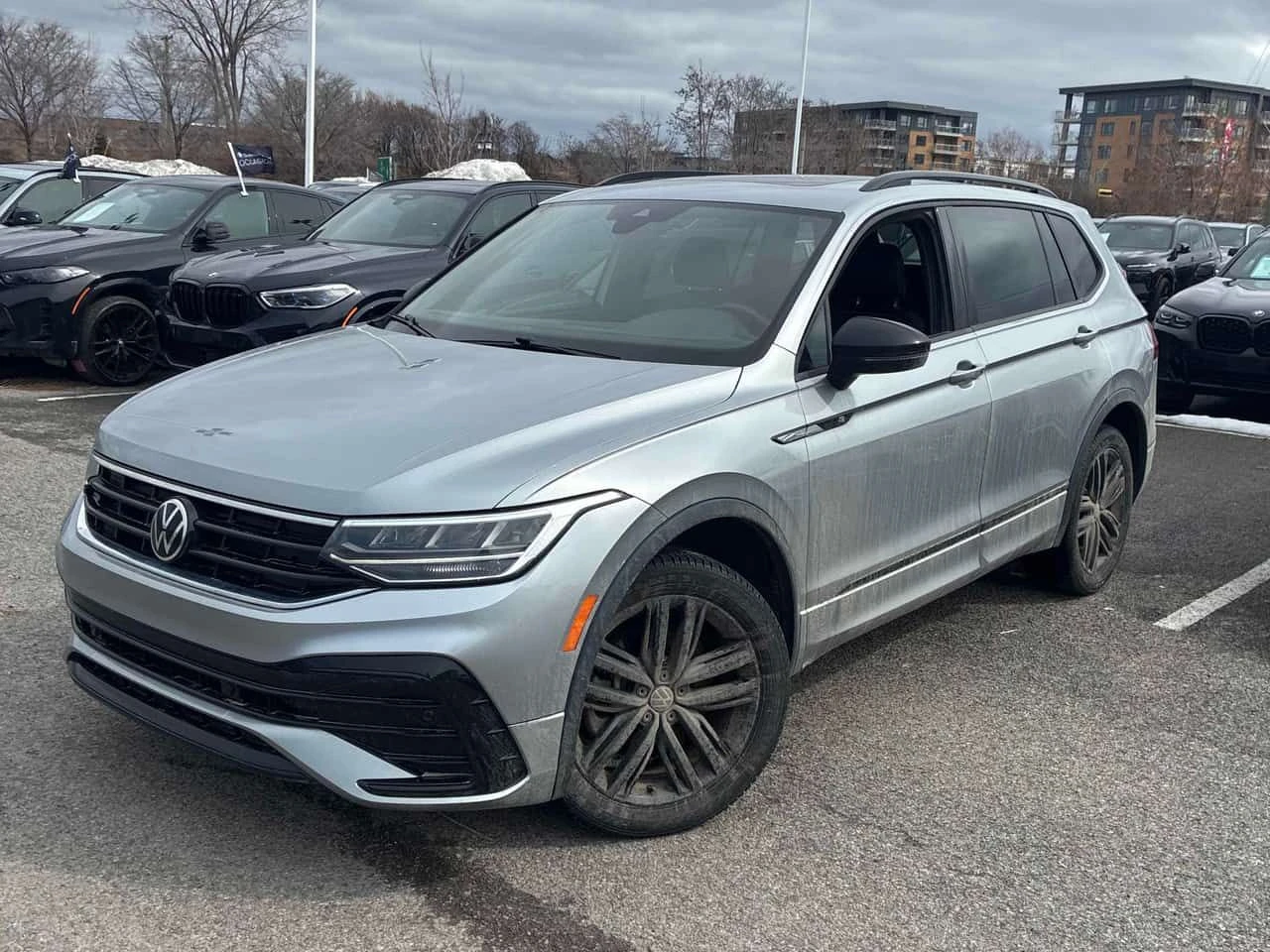 VW Tiguan * R Line * CARFAX * Подгрев * Панорама *  | Auto.bg — изображение 1