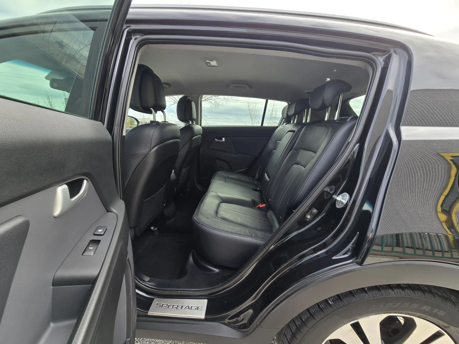 Kia Sportage 2.0i/AVTOMAT/NAVI, снимка 10 - Автомобили и джипове - 54076884