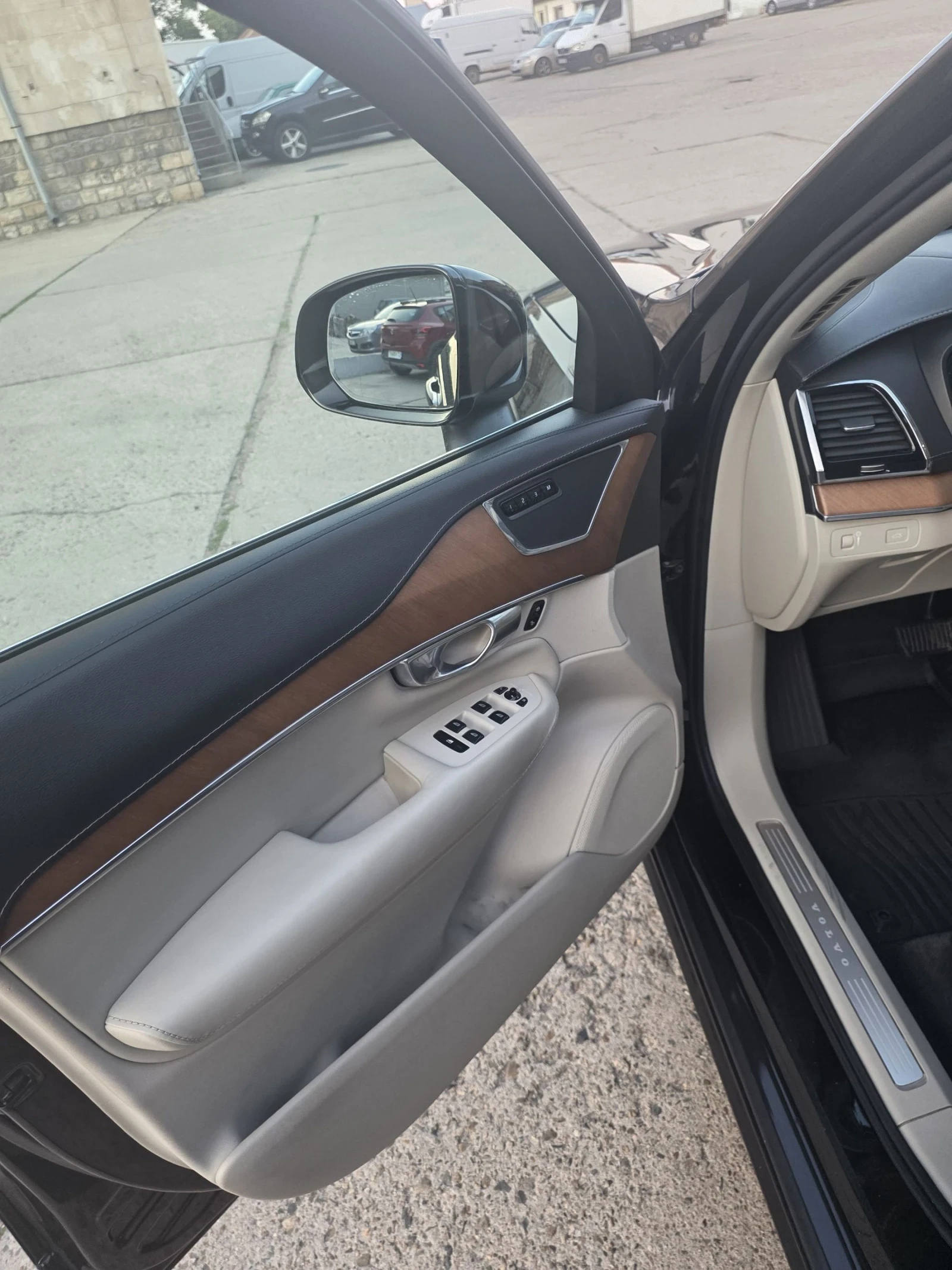 Volvo Xc90 Inscription , снимка 15 - Автомобили и джипове - 55436047