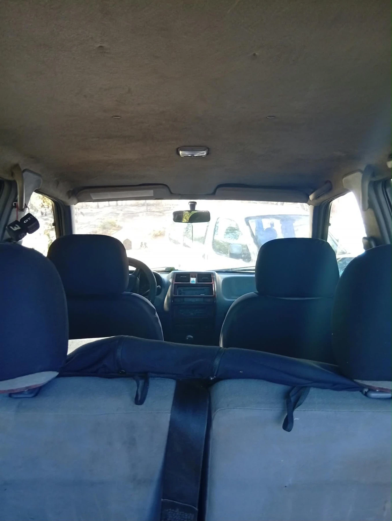 Nissan Terrano 2.7TDI, снимка 3 - Автомобили и джипове - 56483144