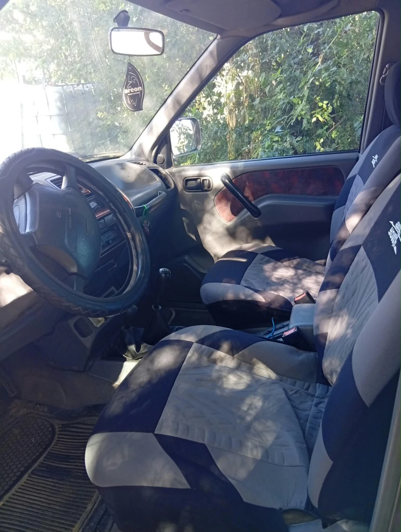 Nissan Terrano 2.7TDI, снимка 5 - Автомобили и джипове - 56483144