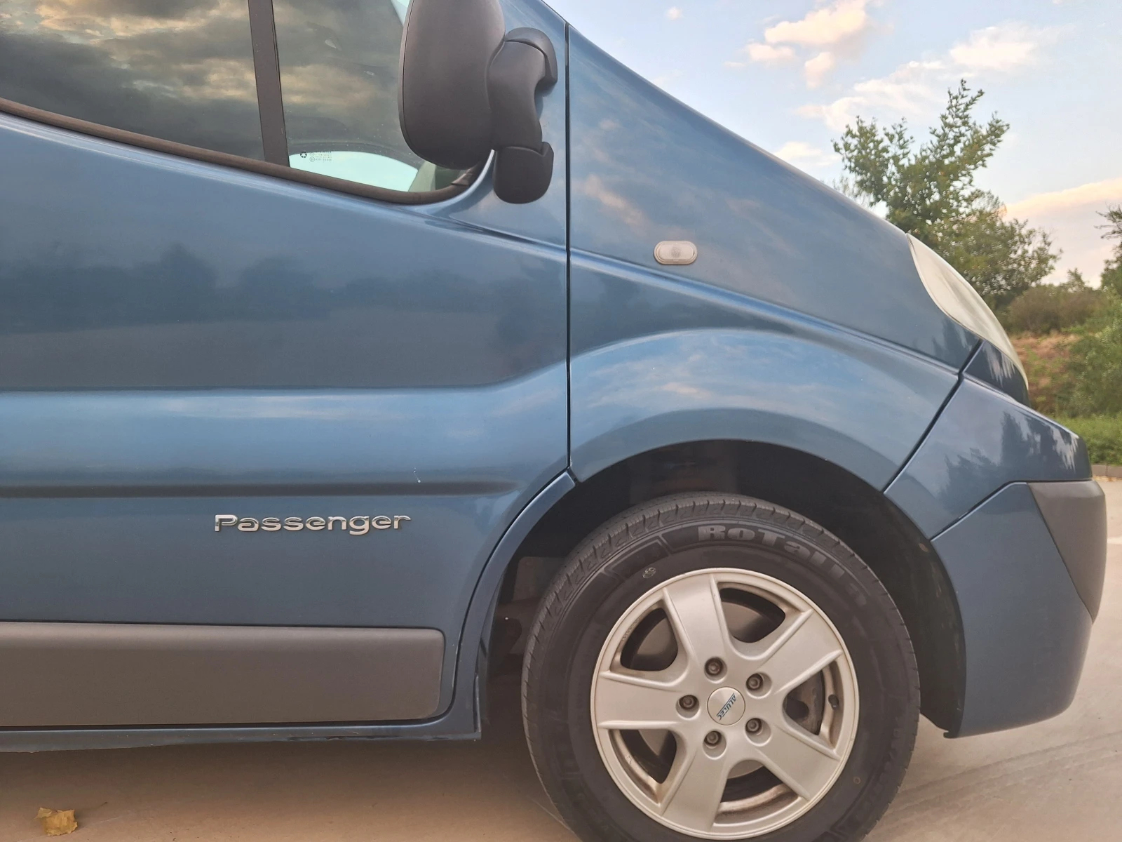 Renault Trafic 2.0DCI, снимка 9 - Бусове и автобуси - 54528575