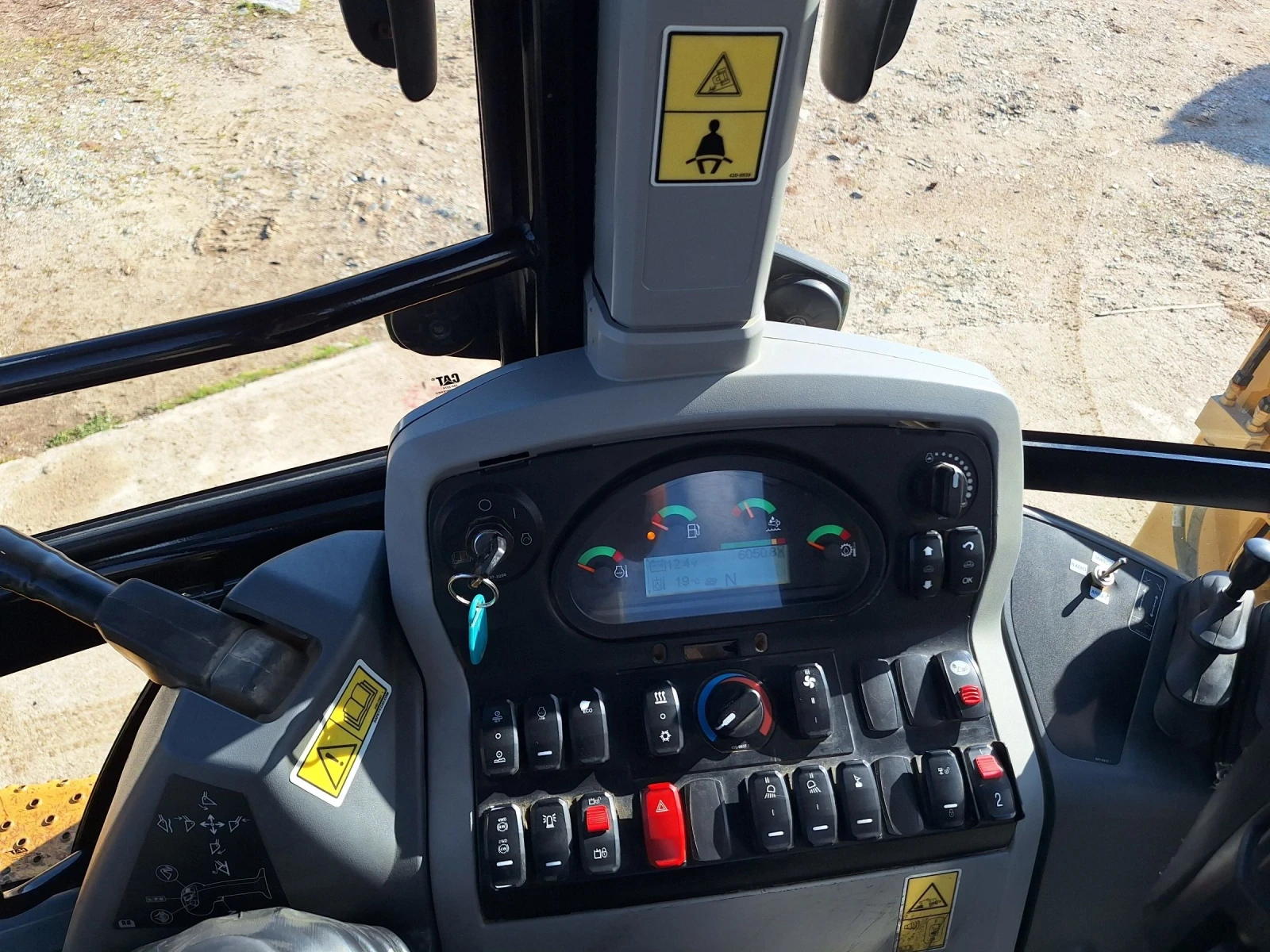 Багер Cat 432 CAT, снимка 12 - Индустриална техника - 54304867