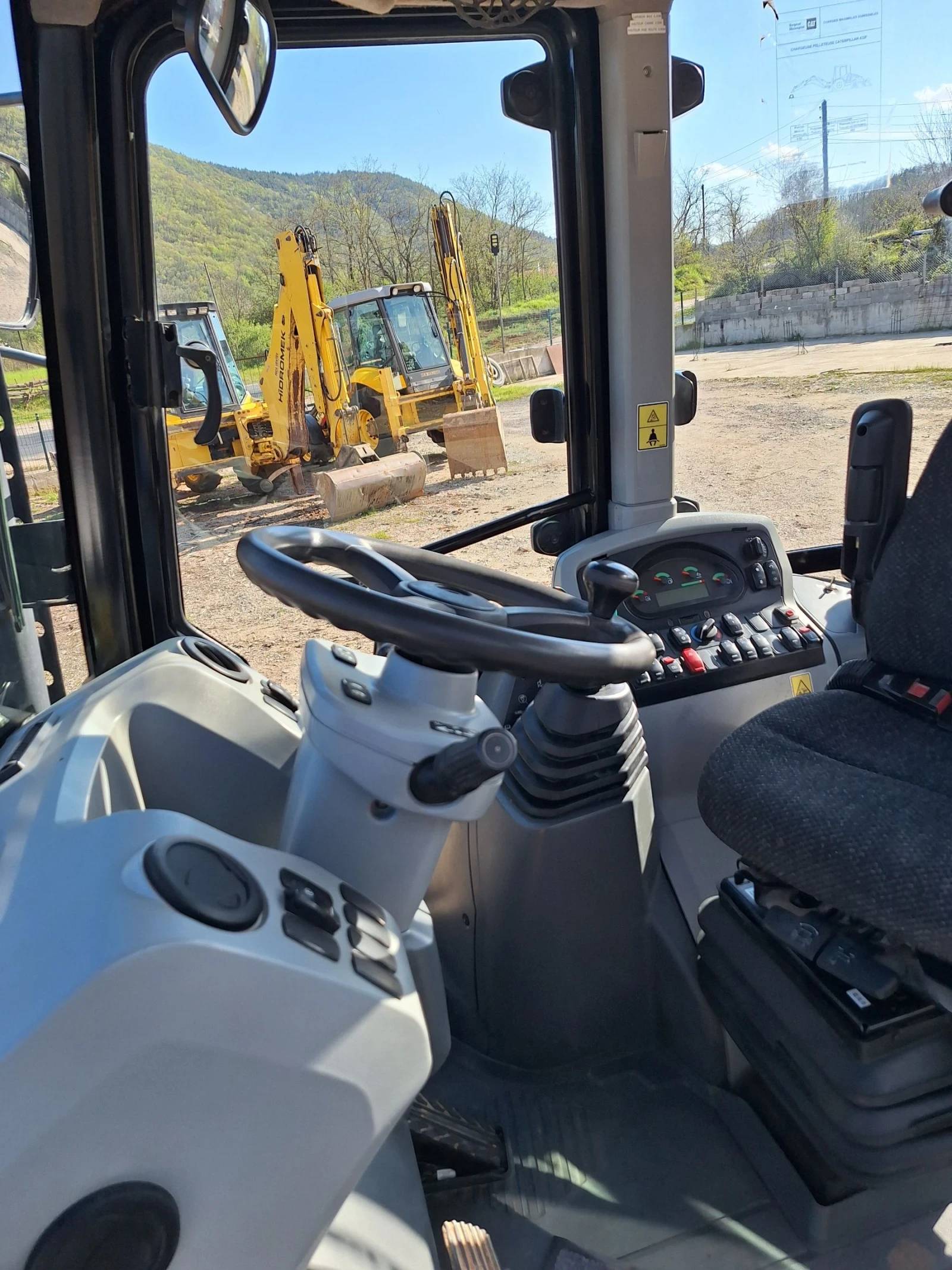 Багер Cat 432 CAT, снимка 11 - Индустриална техника - 54304867