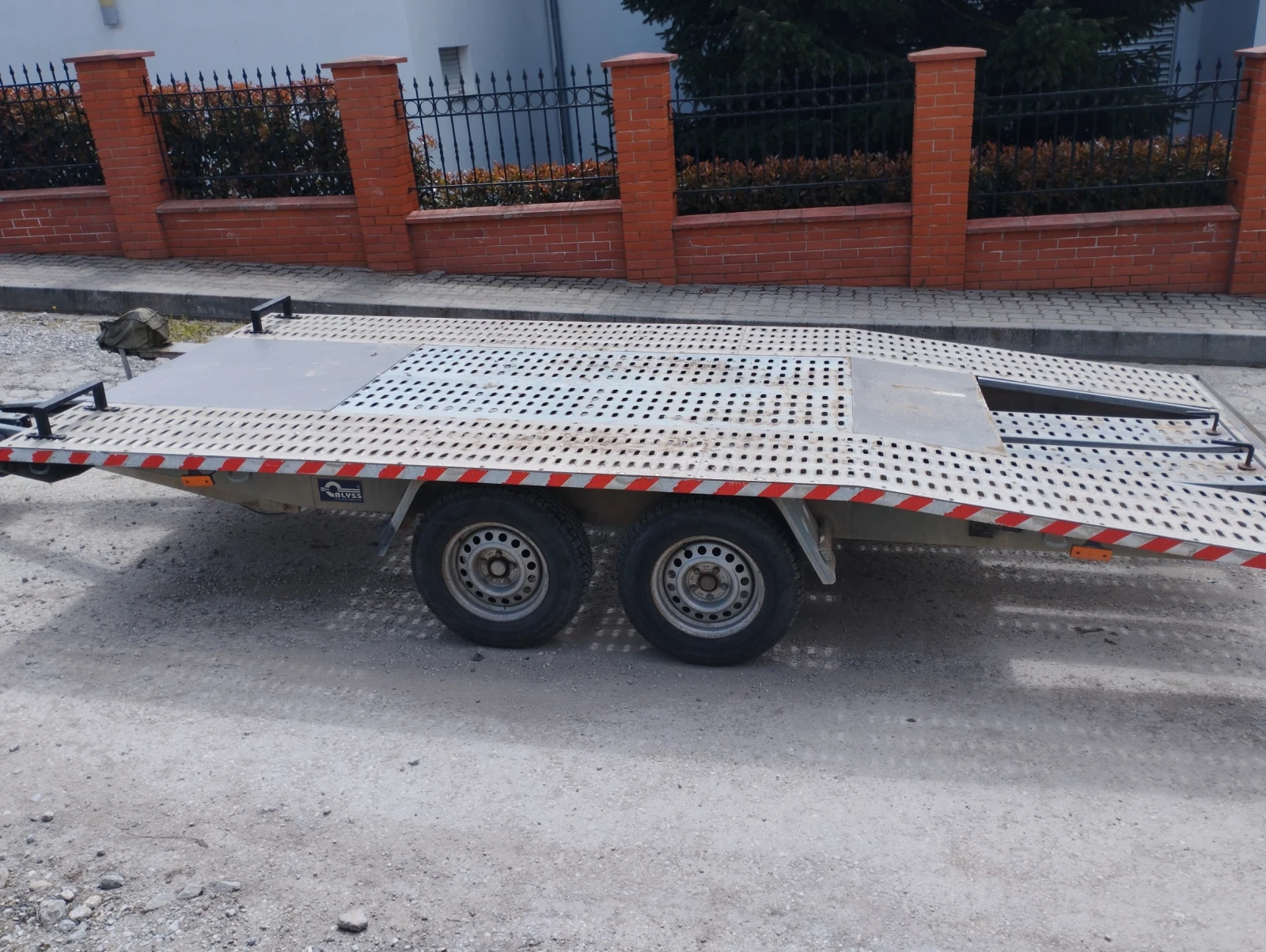 �� ��������� Blus | Mobile.bg � ����������� 4