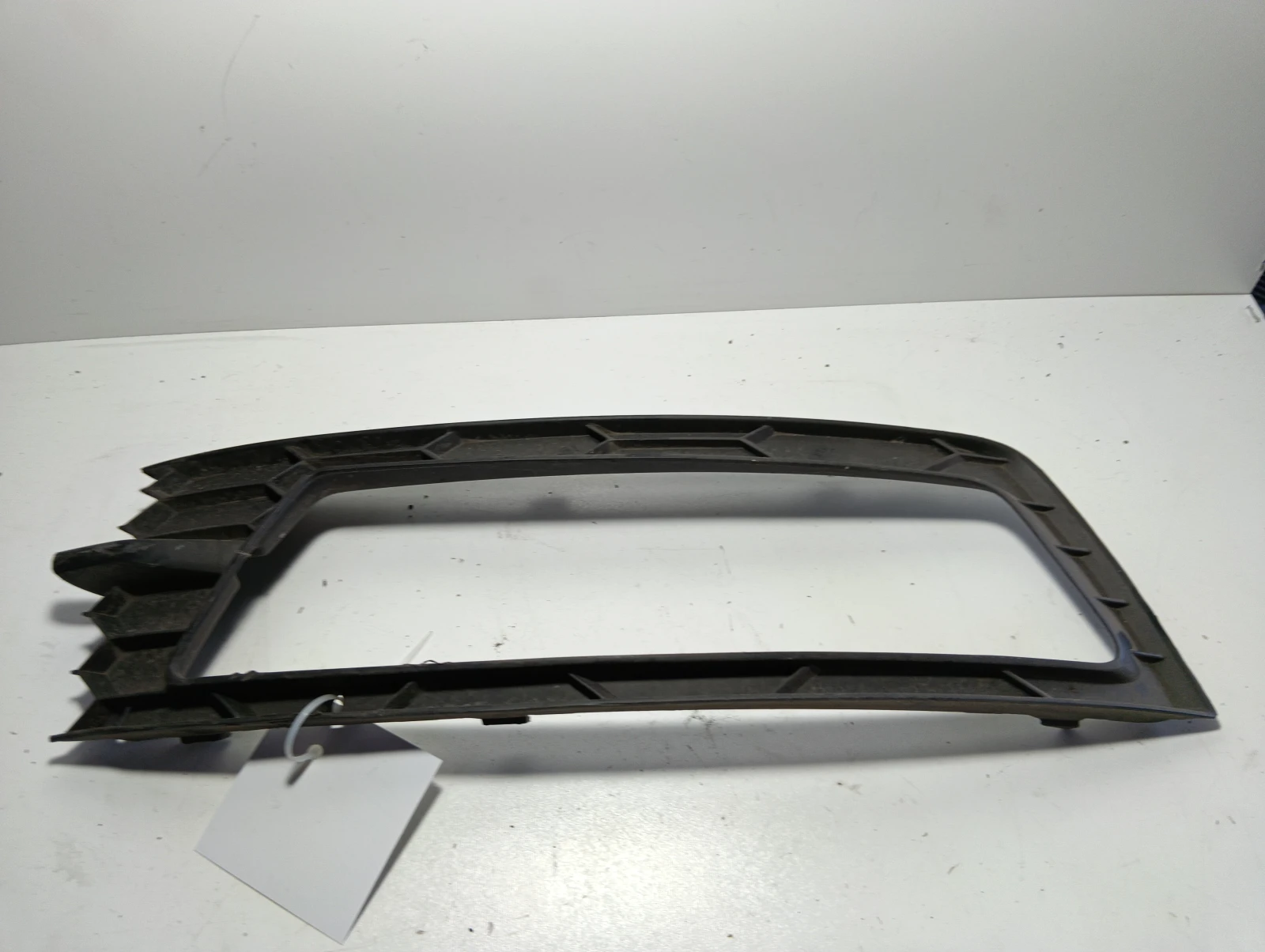решетка халоген дясна 5JA807682 Skoda Rapid