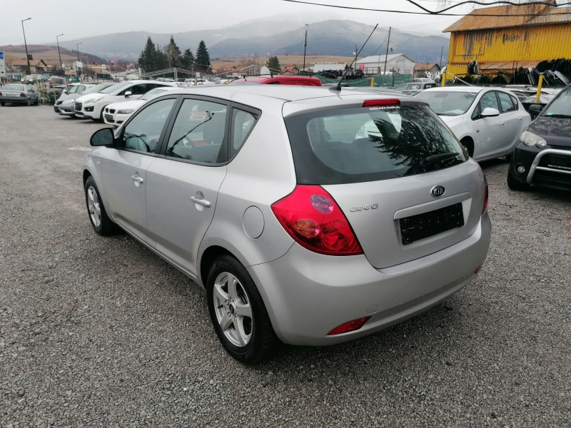 Kia Ceed 1.6 avtomatik, снимка 4 - Автомобили и джипове - 46935257